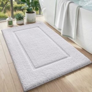 DEXI Bathroom Rugs 32×20, Washable Non Slip Bath Mat for Shower Floor, Absorbent Quick Dry Bathmat with Rubber Backing, Ultra Soft Plush Carpet for Tub, White