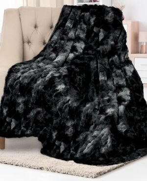 Everlasting Comfort Soft & Comfortable Black Faux Fur Throw Blanket for Couch – (50″x65″) Minky & Fluffy Fall Blankets & Throws, Plush Fuzzy Cover for Bed, Sofa & Living Room – Cozy Home Decor
