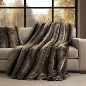 EVERGRACEHOME Luxury Faux Fur Throw Blanket, Soft Fluffy Faux Mink Blankets for Bed, Couch, Sofa, Thick Cozy Plush Warm Fur Throws with Reversible Velvet, Ombré Sable Brown, 50″x60″