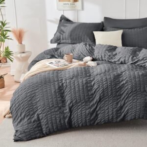 HYMOKEGE Dark Grey Duvet Cover Queen Size, Ultra Soft 3-Piece Seersucker Duvet Cover Set with Zipper Closure, Soft Brushed Microfiber Bedding Set with 8 Corner Ties (90″x90″, 2 Pillowshams)
